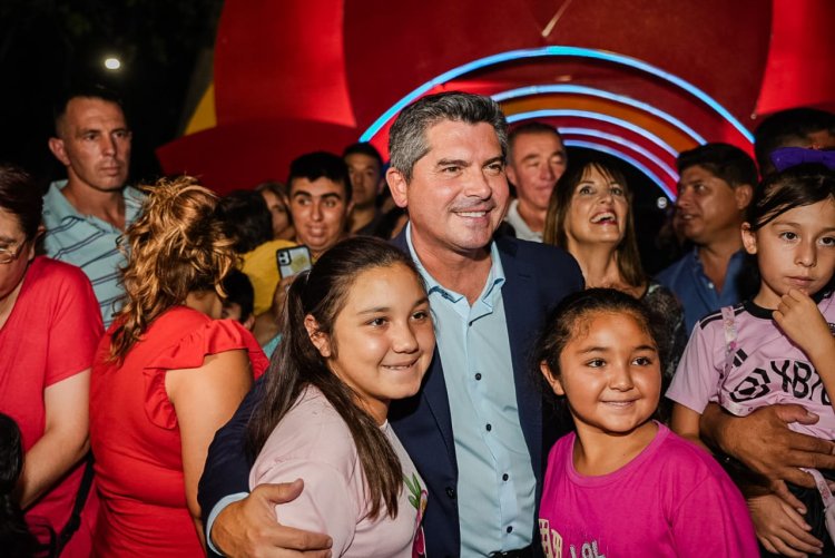 Orrego inauguró un nuevo y moderno sector de juegos en el Parque de Mayo
