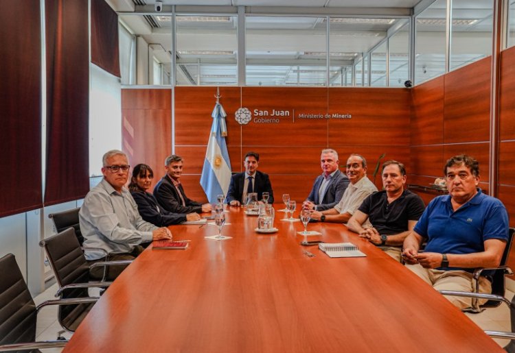 Los Azules oficializa su adhesión al RIGI ante autoridades mineras