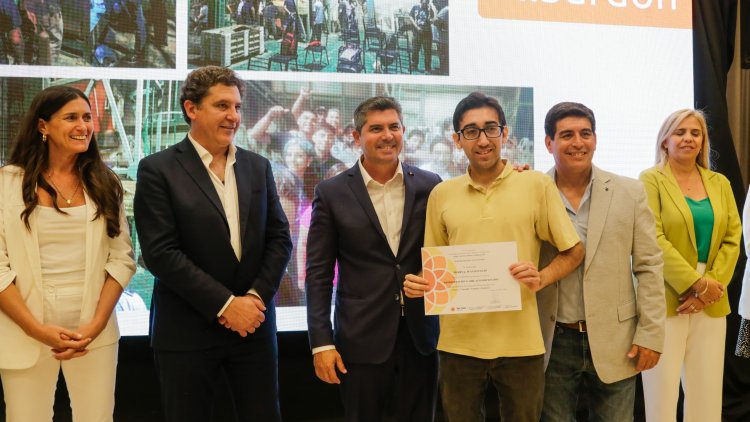 Orrego entregó certificados del programa Aprender, Trabajar y Producir