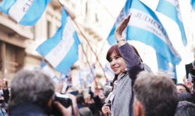 Cristina Kirchner contra Javier Milei por el nuevo acuerdo con el FMI