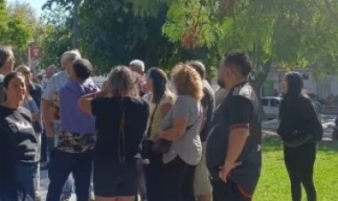 La policía desalojó a vendedores ambulantes del Parque de Mayo
