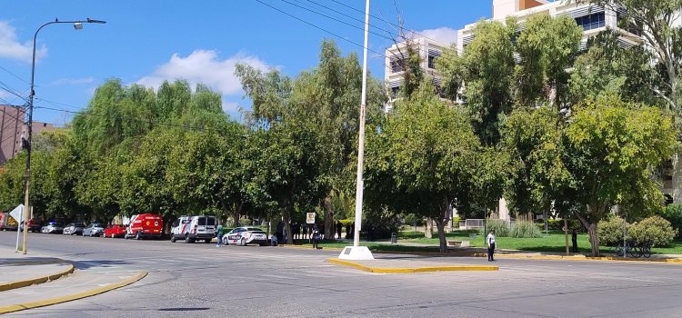 Evacúan el Centro Cívico por amenaza de bomba