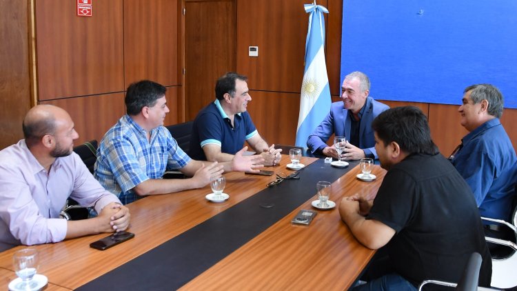 Fabián Martín se reunió con integrantes de APUNSJ