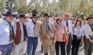 Orrego participó del inicio de la XXXIV edición de la Cabalgata de la Fe a la Difunta Correa