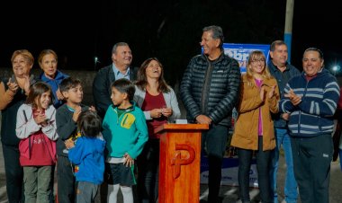 El intendente Aballay inauguró nueva iluminación en Barrio Los Teros