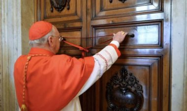 Sellaron la habitación del papa Francisco en el Vaticano tras el rito de constatación de su muerte