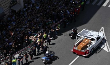 Miles de personas y líderes del mundo dieron su último adiós al Papa Francisco