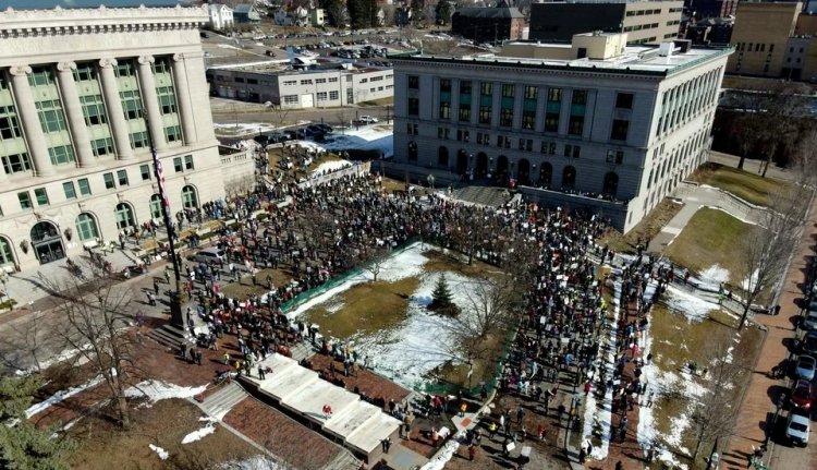 Sábado de protestas multitudinarias en diferentes países