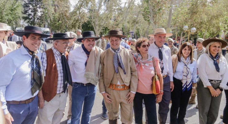 Orrego participó del inicio de la XXXIV edición de la Cabalgata de la Fe a la Difunta Correa