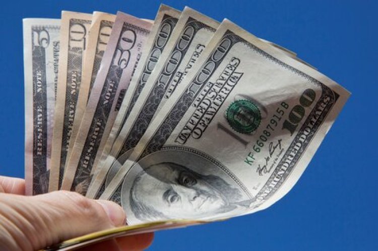 Se derrumban las cotizaciones de los dólares