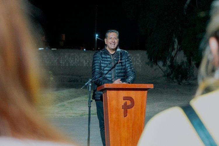 El intendente Aballay inauguró nueva iluminación en Barrio Los Teros