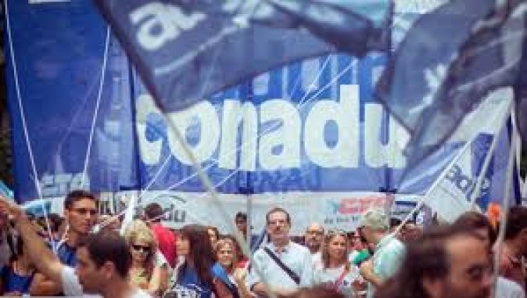 Paro de 24 horas de docentes universitarios por mejoras salariales