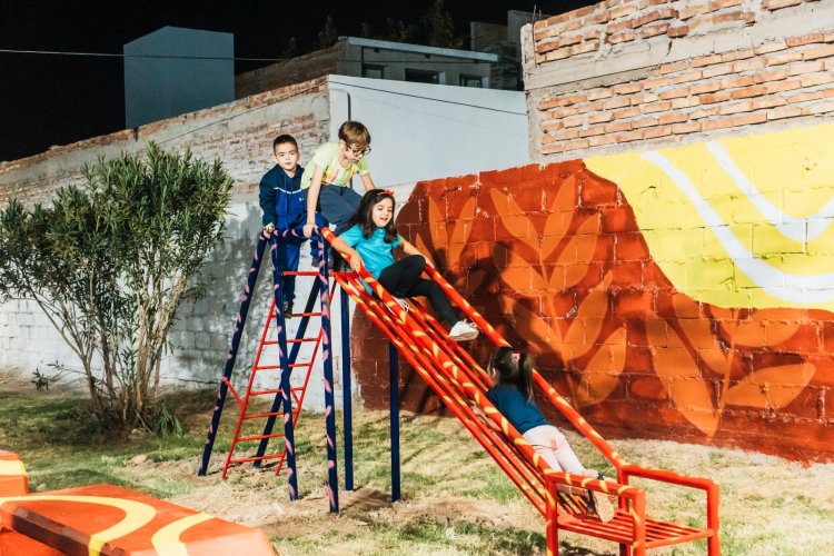 Rawson inauguró obras de iluminación y refacciones en la plaza del barrio Estado de Israel