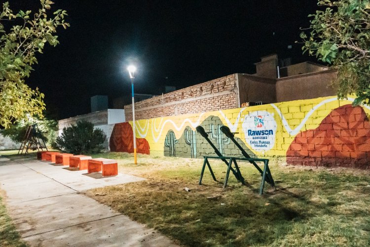 Rawson inauguró obras de iluminación y refacciones en la plaza del barrio Estado de Israel