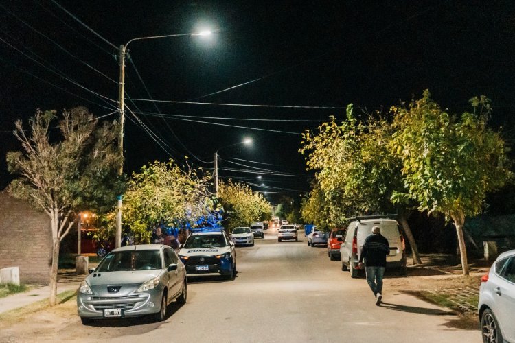 Rawson inauguró obras de iluminación y refacciones en la plaza del barrio Estado de Israel