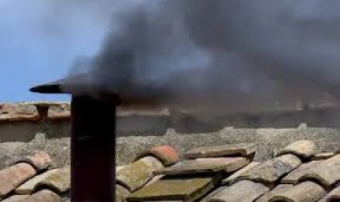 Cónclave: humo negro en la primera fumata de hoy