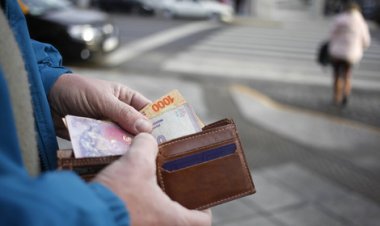 El salario mínimo volvió a caer en abril, según informe de la UBA