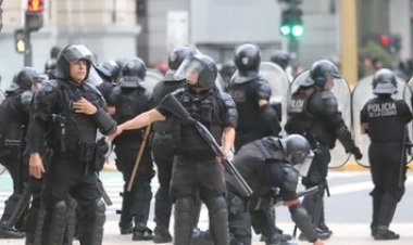 Tensión y gases lacrimógenos contra los jubilados en un nuevo operativo de seguridad en el Congreso