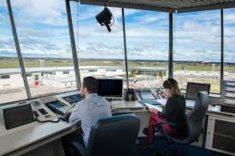 Paro de controladores aéreos afectará vuelos en todo el país