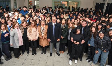 San Juan Escribe llegó a escuelas de Santa Lucía para fomentar la escritura y la identidad