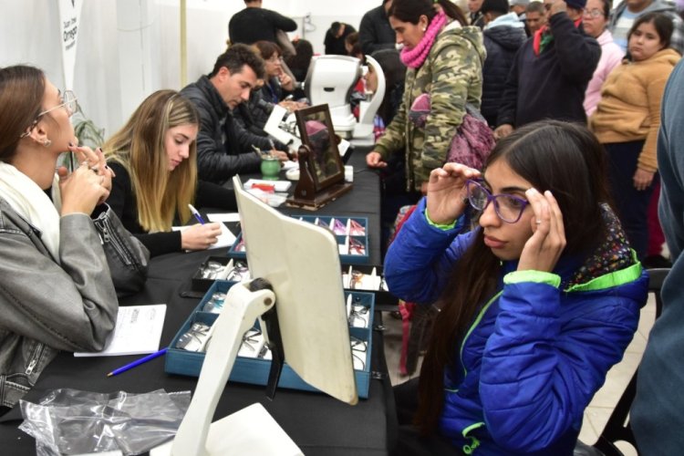 Unas 3000 personas tendrán lentes nuevos en Santa Lucía