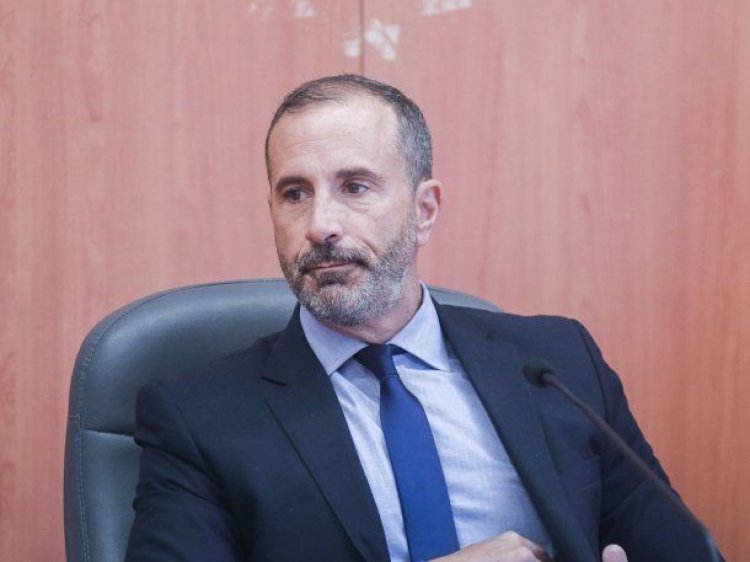 El juez que tiene que definir la prisión domiciliaria de Cristina Kirchner suspendió su licencia