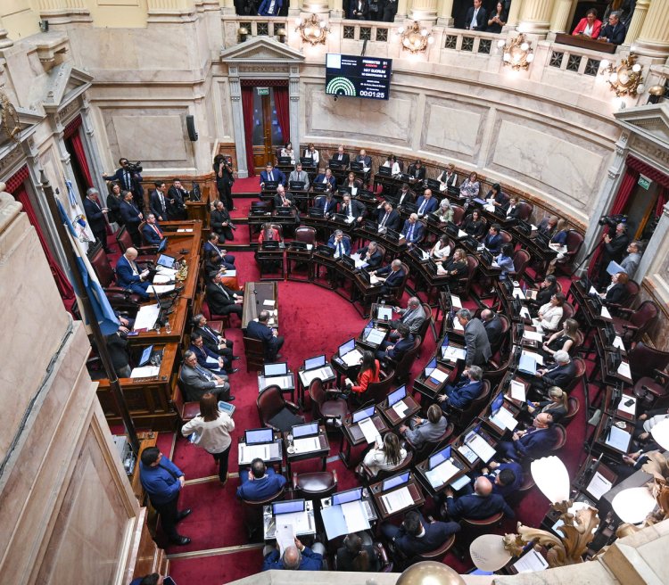 Cuales de los 35 Senadores renunciaron al último aumento