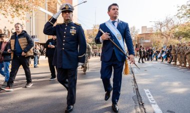 San Juan conmemoró el 209° aniversario de la Independencia con un emotivo acto encabezado por el gobernador Orrego