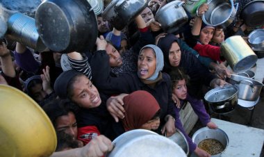 Los palestinos siguen muriendo de hambre y asesinados mientras buscan comida en Gaza