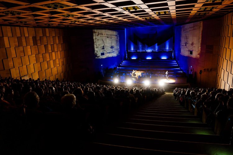 Emotiva  Gala de la Independencia en el Auditorio Juan Victoria