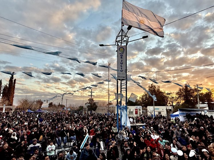 9 de Julio celebró el Día de la Independencia con un convocante desfile patrio