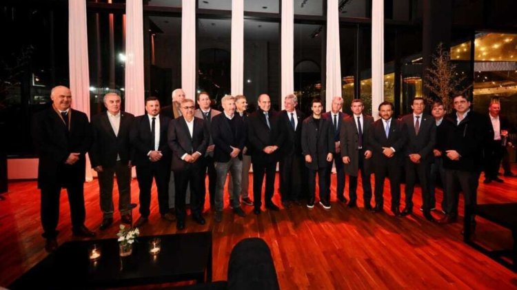 Guillermo Francos se mostró con gobernadores en la Rural