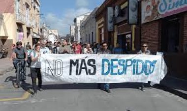 La motosierra cortó 100 mil empleados públicos