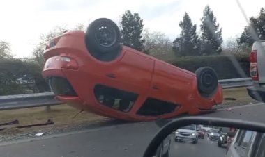Perdió el control y terminó volcando en Ruta 40 provocando caos vehicular