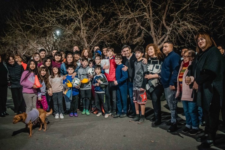 Justo Castro IV brilla con nuevas luminarias LED