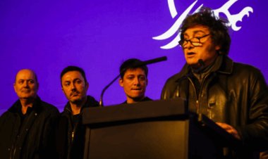 La respuesta de Javier Milei a la derrota: crea una mesa política nacional y convoca a los gobernadores