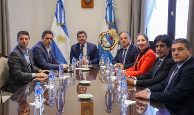 Orrego recibió la visita del ministro del Interior, Lisandro Catalán