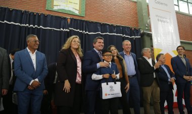 En Valle Fértil: Orrego inauguró obras clave para los vecinos y entregó computadoras a maestros y estudiantes