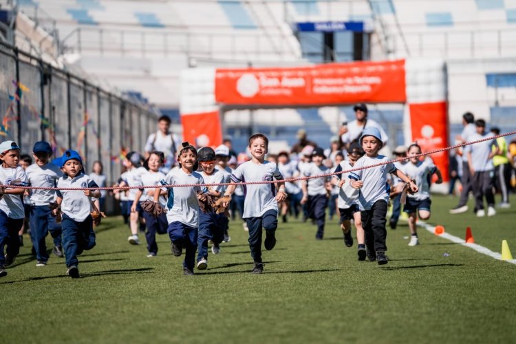 Más de 2000 niños de Educación Inicial coparon de colores el Estadio del Bicentenario