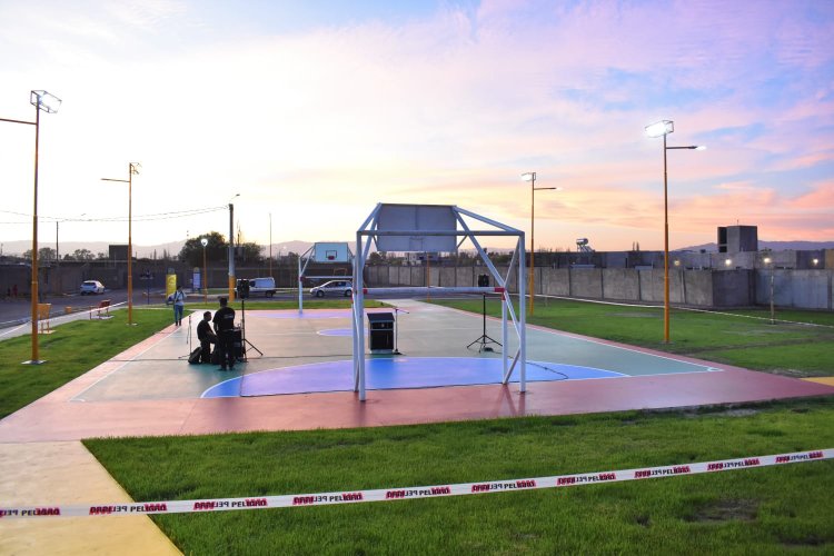Santa Lucía inauguró un moderno polideportivo en el Barrio Brisas del Sauce