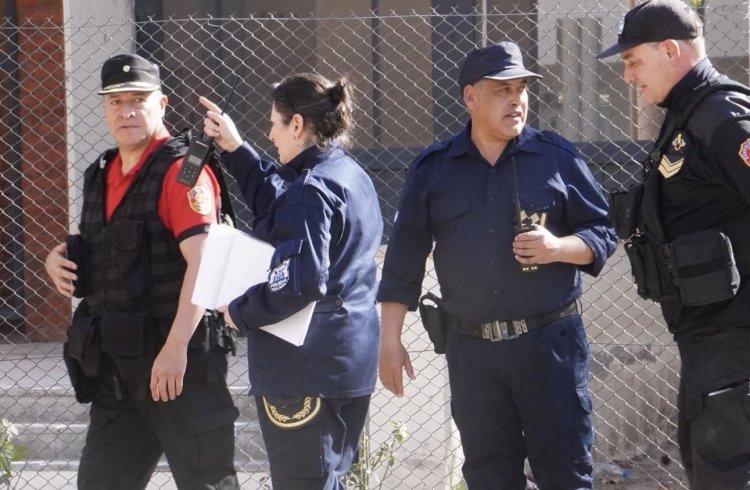 Por amenaza de bomba evacúan la escuela Balcarce en Santa Lucía