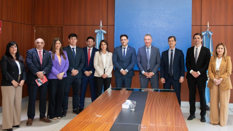 La Legislatura firmó un convenio de cooperación con el Foro de Abogados de San Juan