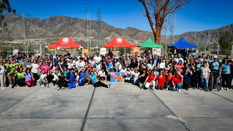 Realizaron una caminata al aire libre para promover la vida saludable