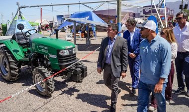 Orrego recorrió la vidriera agrícola de Cuyo en la apertura de Expo Innova San Juan