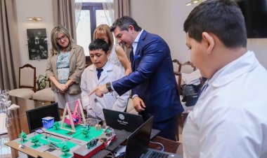 Orrego recibió a los alumnos sanjuaninos ganadores del primer premio nacional de robótica