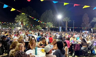 Cerca de 3.000 mamás celebraron el Día de la Madre en el Polideportivo de Las Chacritas