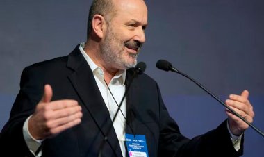 Sturzenegger llega a San Juan para impulsar la campaña de La Libertad Avanza