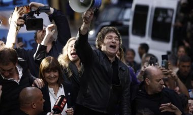 El Presidente celebra sus 55 años, antes del cierre de campaña del jueves en Rosario