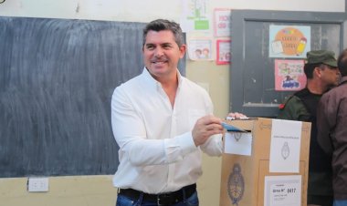 Marcelo Orrego votó en Santa Lucía: “Disfruto este día democrático, una oportunidad para que todos podamos elegir en igualdad”