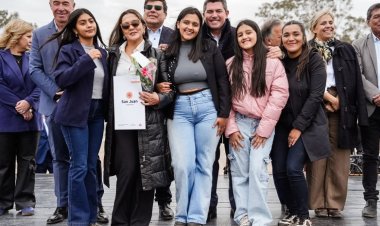 Orrego entregó 135 viviendas en el barrio La Majadita de 9 de Julio